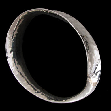 Hammered Twisted Oval