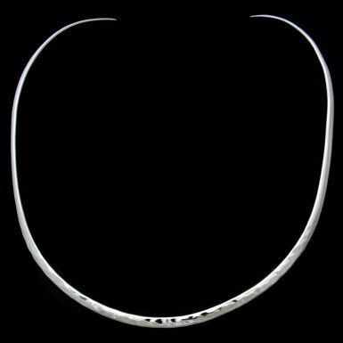 1/2 Round Oval Collar with Hammered Front