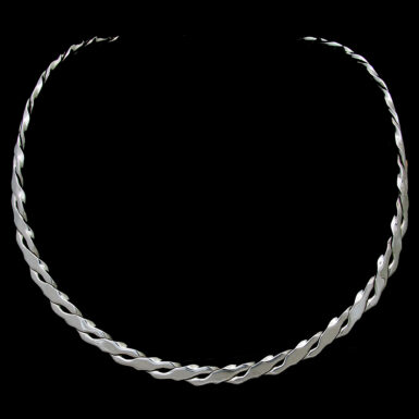 Flat Double Twisted Collar