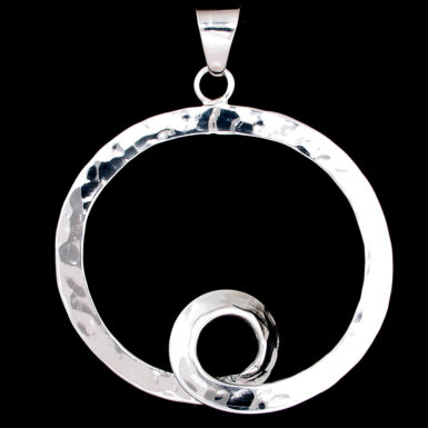 Hammered Circle with Curl