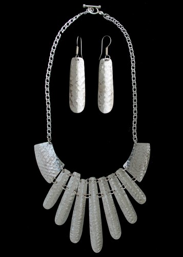Graduated hammered sterling silver wholesale jewelry set