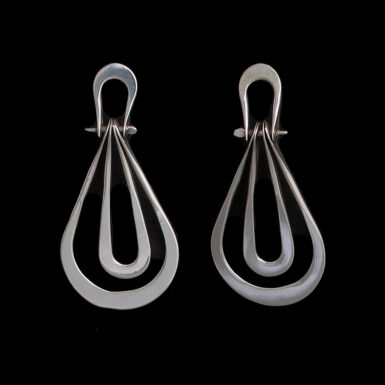 Forged Ovals on a Hinge