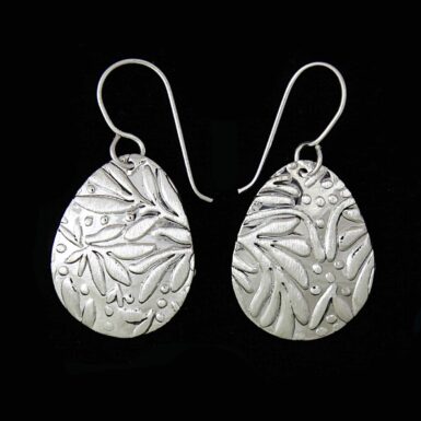 small sterling silver earring 925 texture
