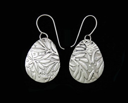 small sterling silver earring 925 texture