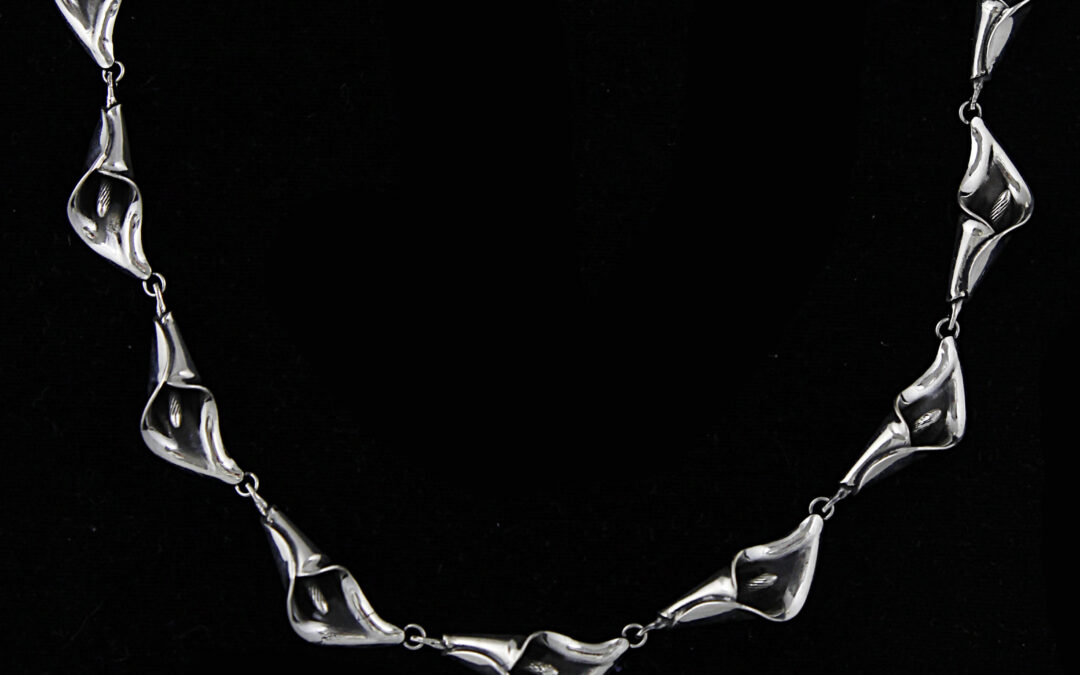 Calla Lily Necklace