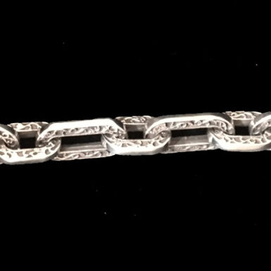 Heavy Oval Link with Design