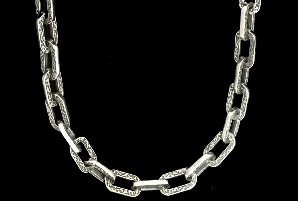 Heavy Oval with Design