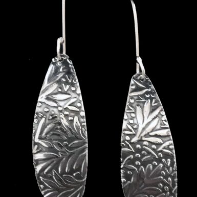 Fern Texture Drop with Long Wire
