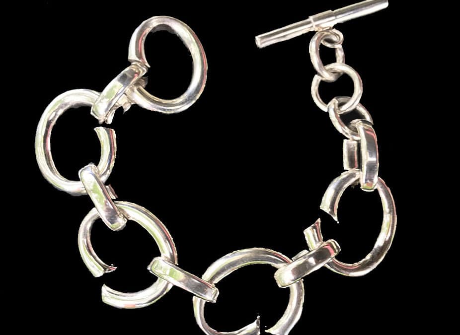 Hollow Modern Link Bracelet