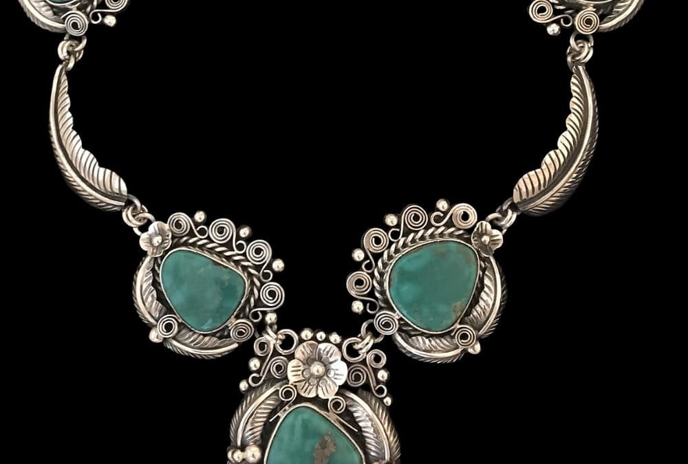 Floral Motif Turquoise Necklace -01