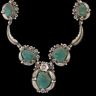 Floral Motif Turquoise Necklace -01