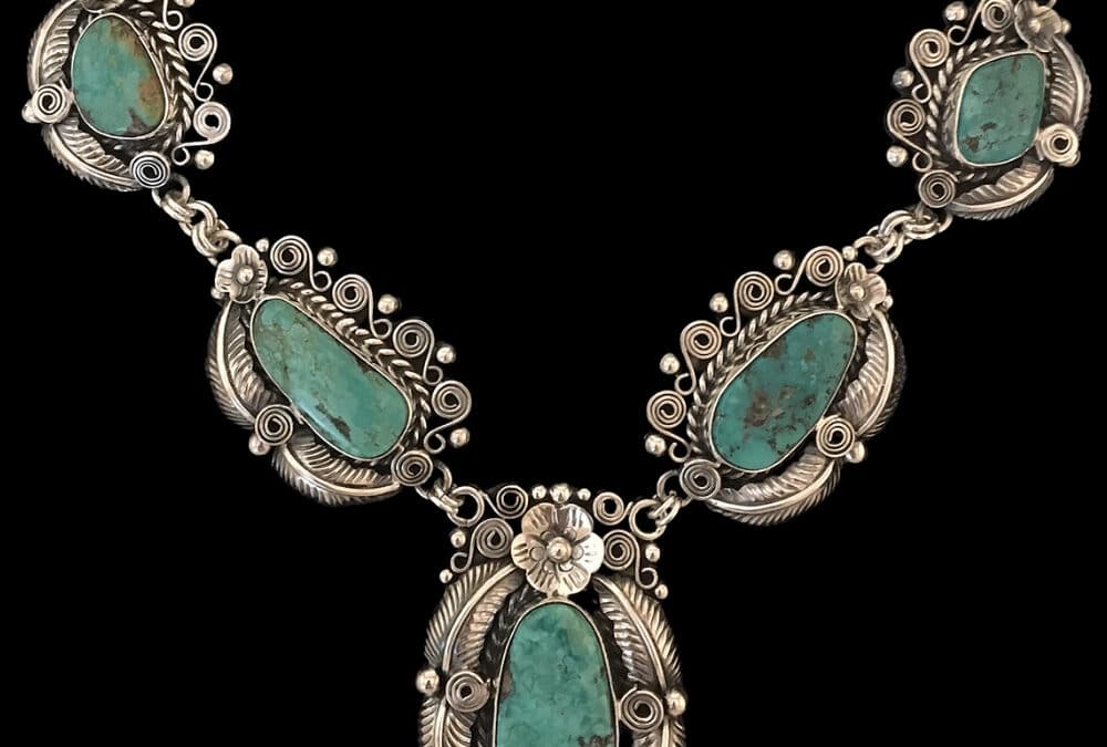 Floral Motif Turquoise Necklace -02