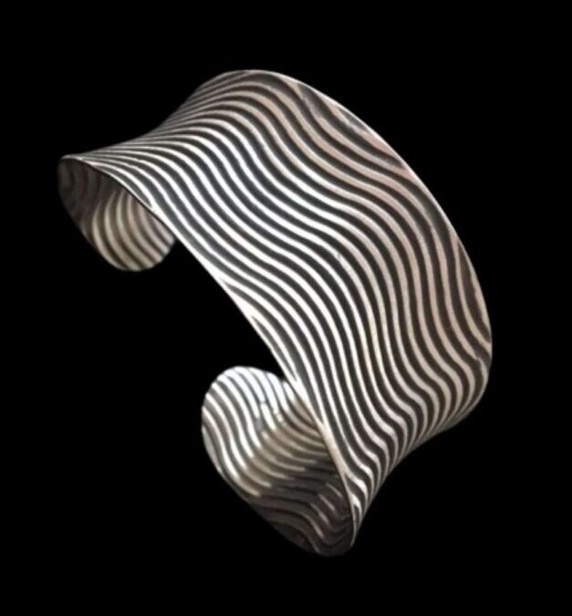 Concave Wave Cuff