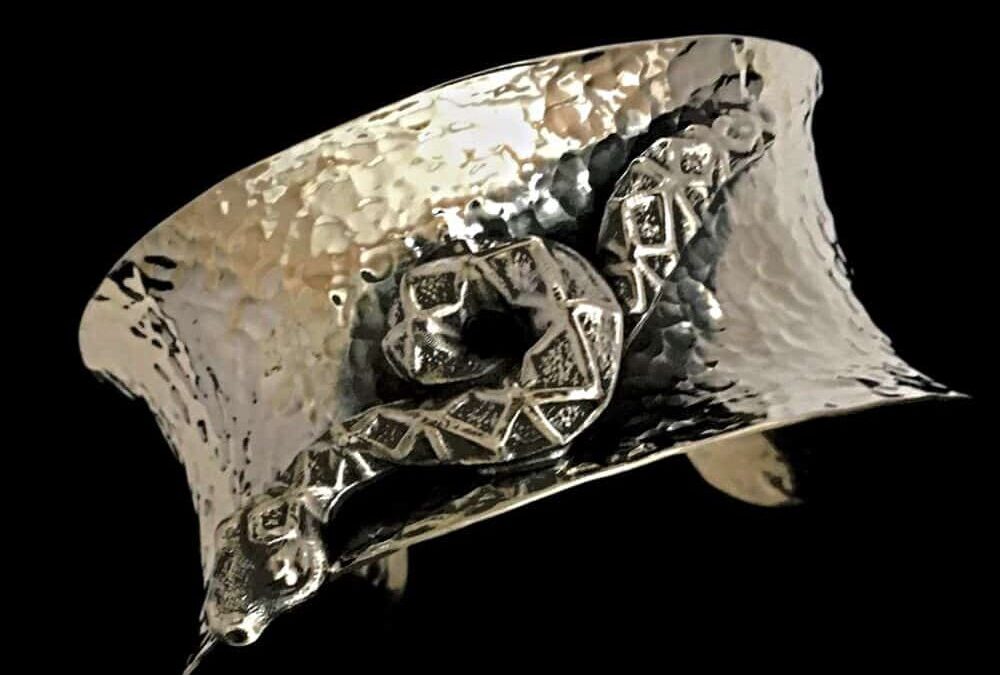 Curly Snake Cuff