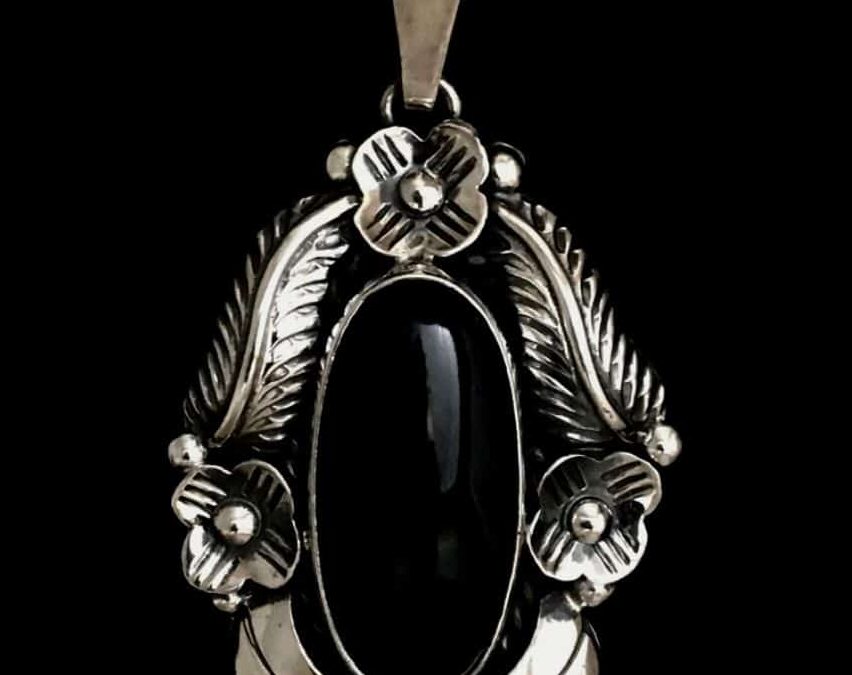 Onxy Floral Oval Pendant