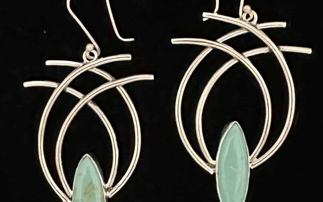Cat’s Claw Green Resin Stone Earrings