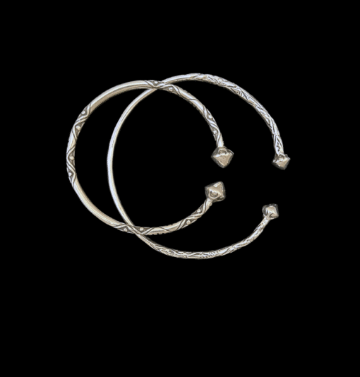 Pointed Cone End Cuff